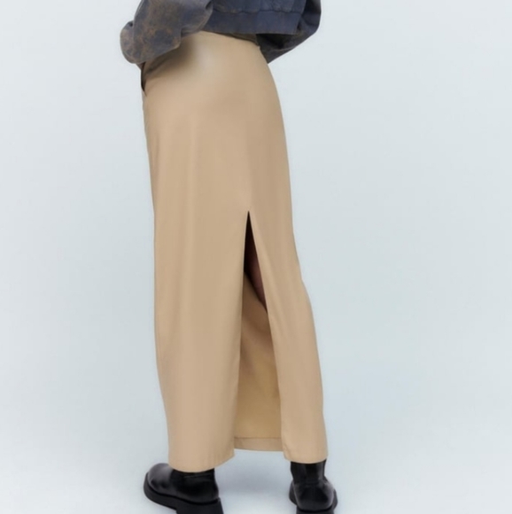ZARA Faux leather midi skirt - Picture 3 of 9